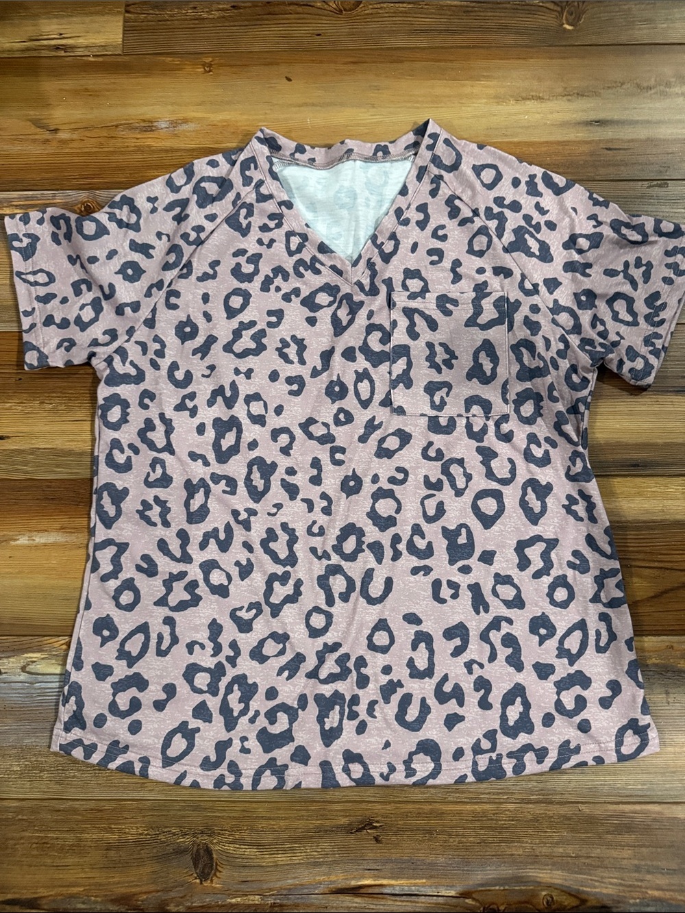 Women’s Leopard Print Oversized V-Neck Pocket Top Size Large